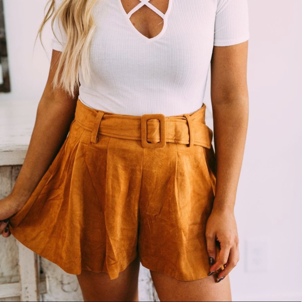 Suede Belted Shorts- Caramel